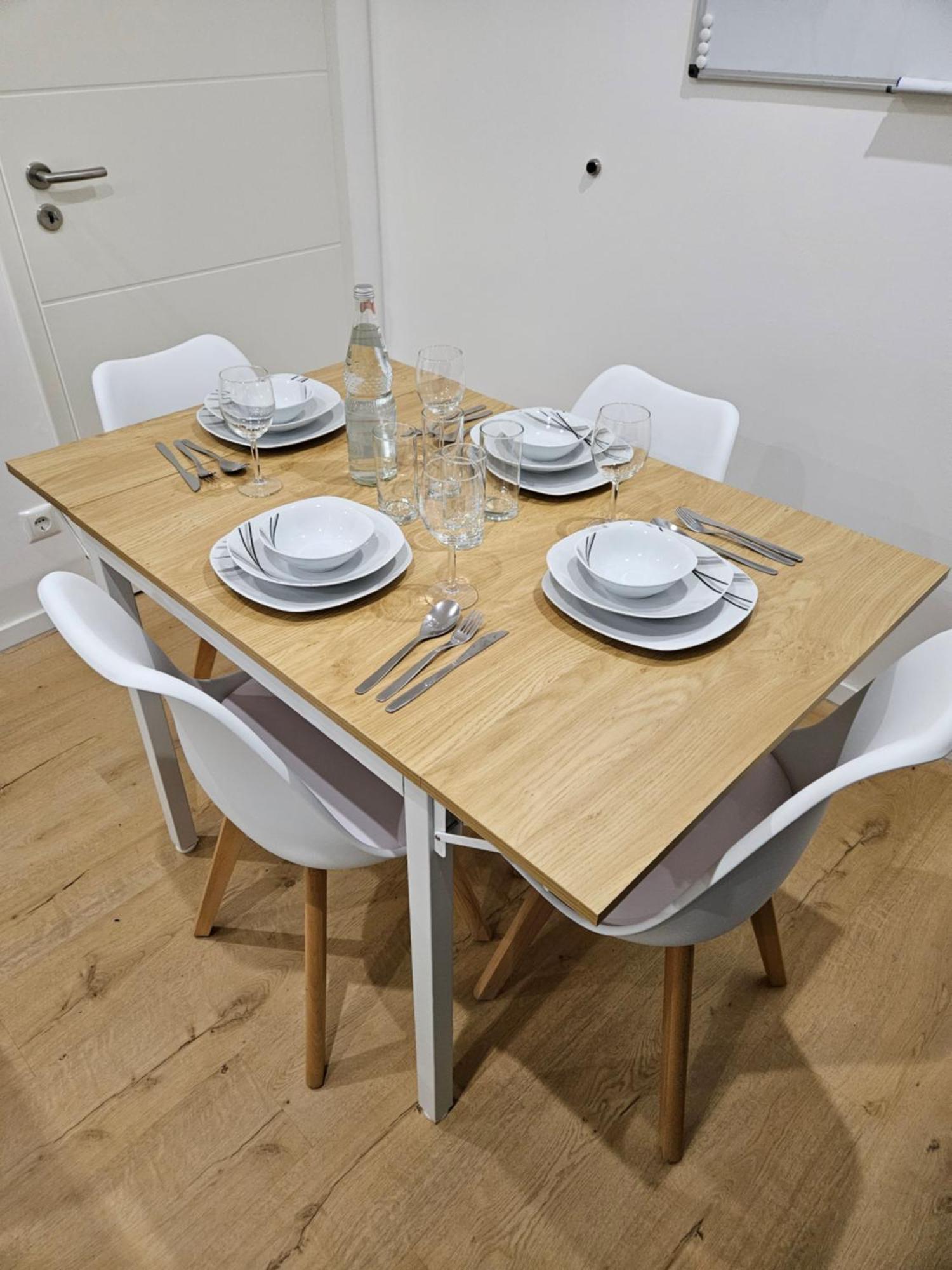 Modern Homes - Voll Ausgestatte Wohnung - Balkon - Hotelbetten - 4K Tv - Wlan Moers Exterior foto