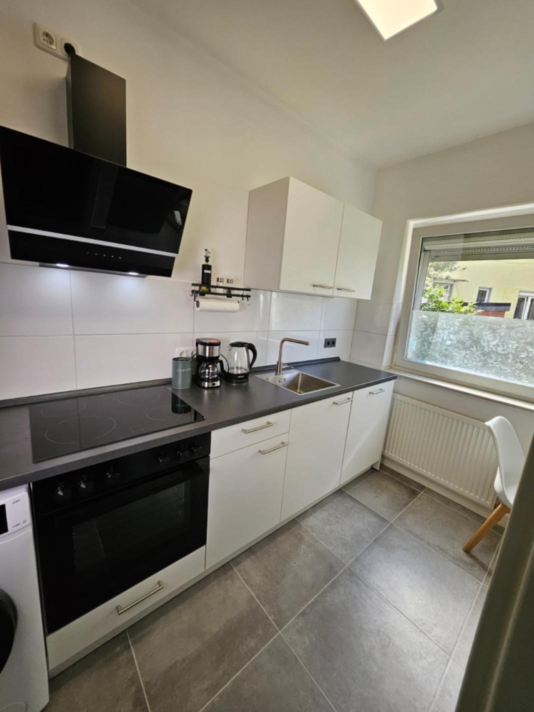 Modern Homes - Voll Ausgestatte Wohnung - Balkon - Hotelbetten - 4K Tv - Wlan Moers Exterior foto
