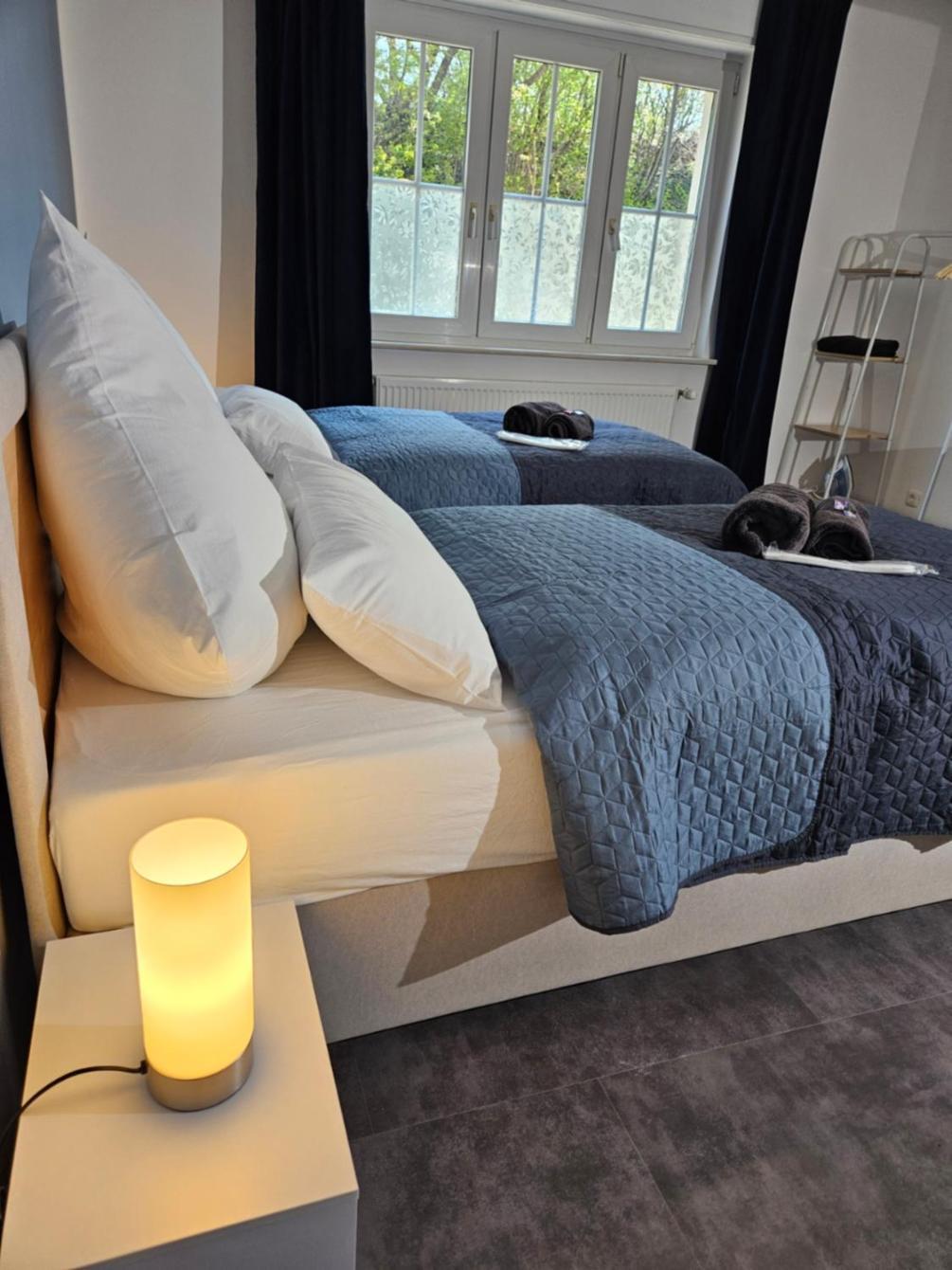 Modern Homes - Voll Ausgestatte Wohnung - Balkon - Hotelbetten - 4K Tv - Wlan Moers Exterior foto