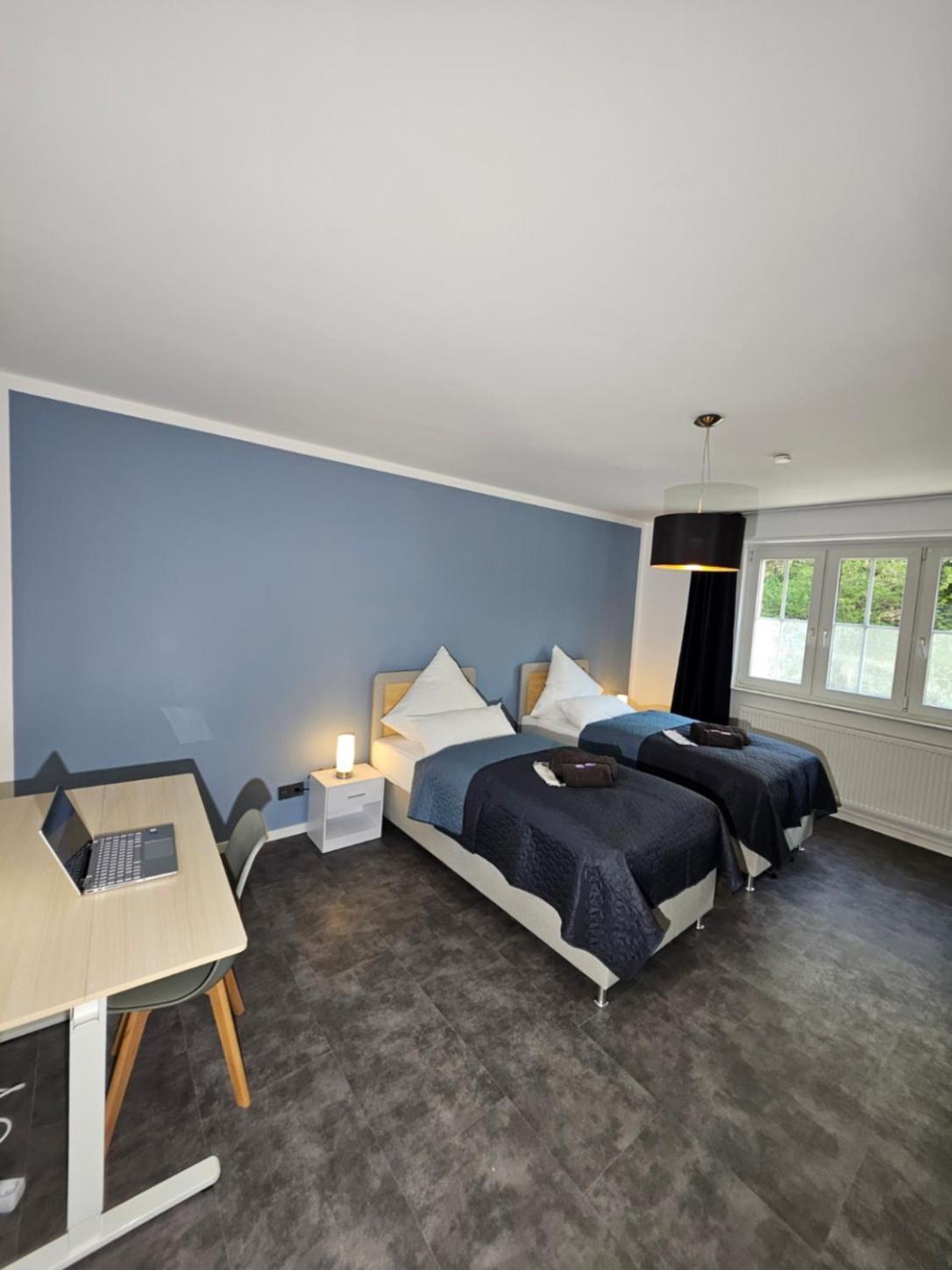 Modern Homes - Voll Ausgestatte Wohnung - Balkon - Hotelbetten - 4K Tv - Wlan Moers Exterior foto