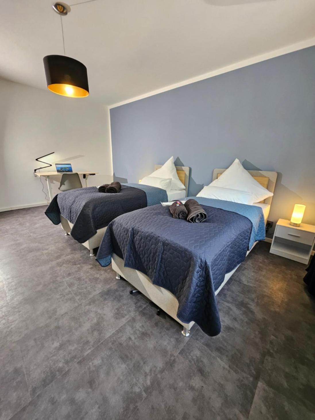Modern Homes - Voll Ausgestatte Wohnung - Balkon - Hotelbetten - 4K Tv - Wlan Moers Exterior foto